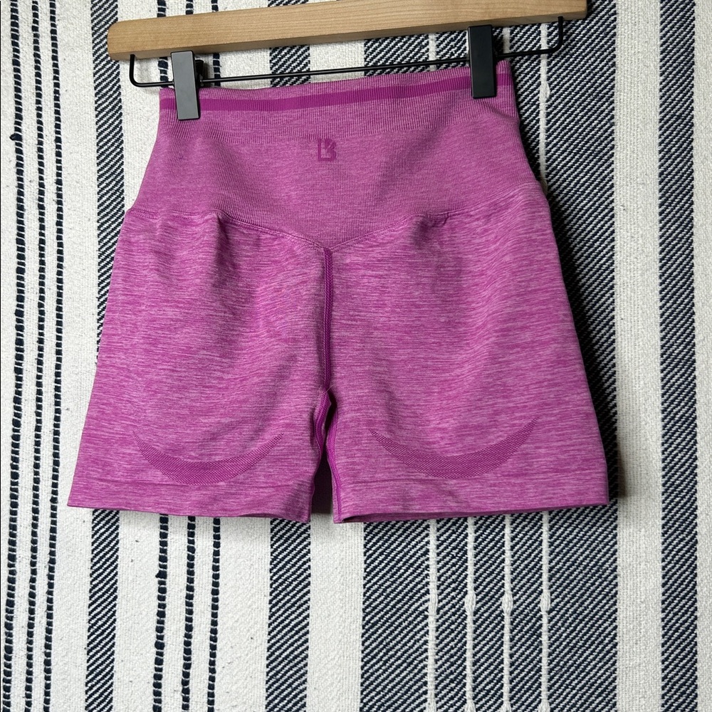 BuffBunny Seamless Shorts - Picture 3 of 3
